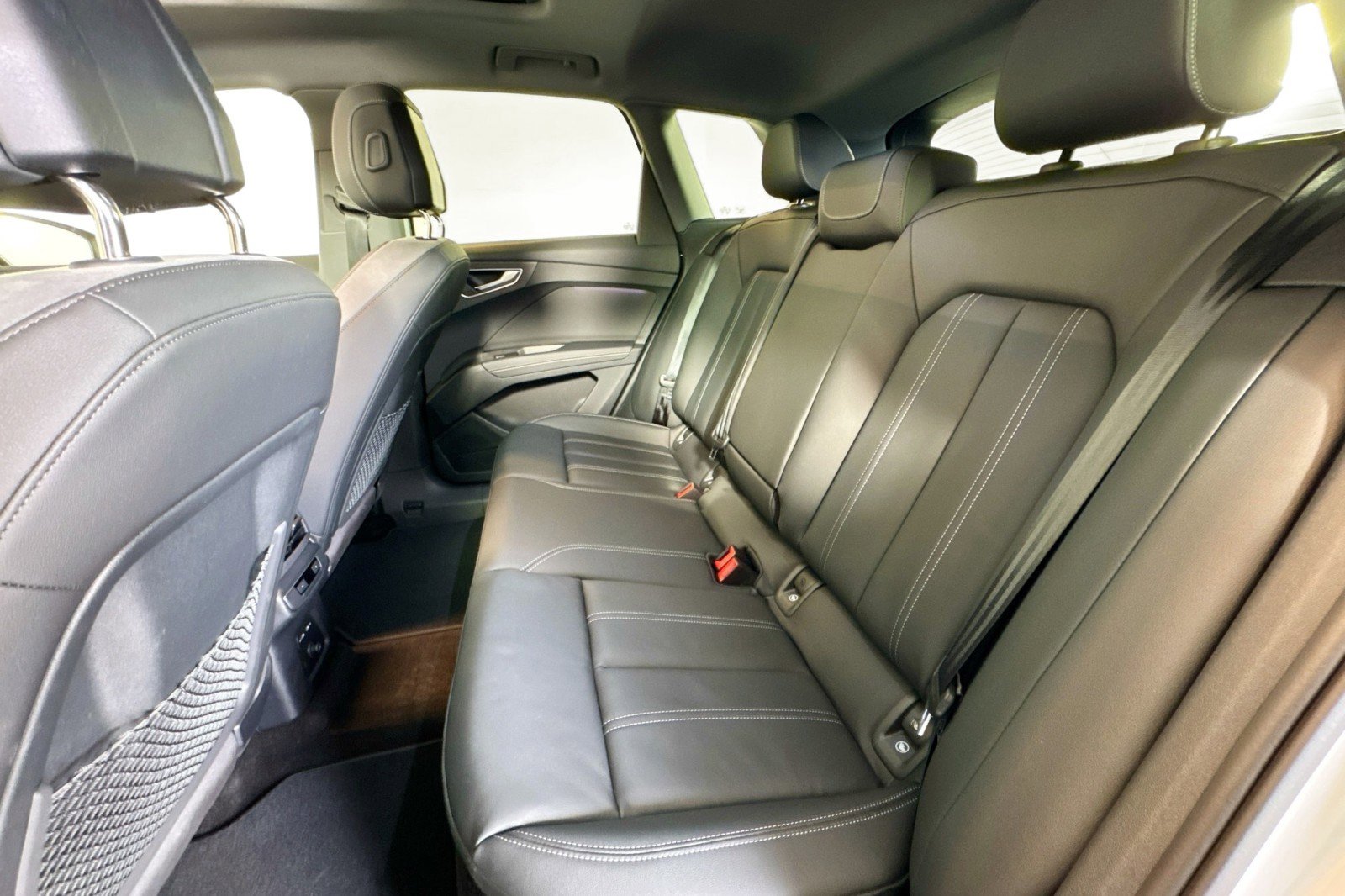 Used 2024 Audi Q4 e-tron Premium Plus image 22