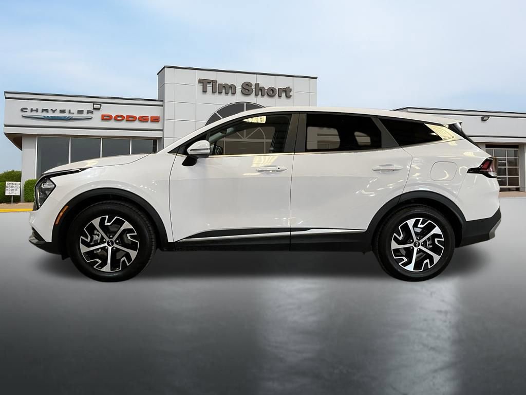 Used 2023 Kia Sportage EX image 2