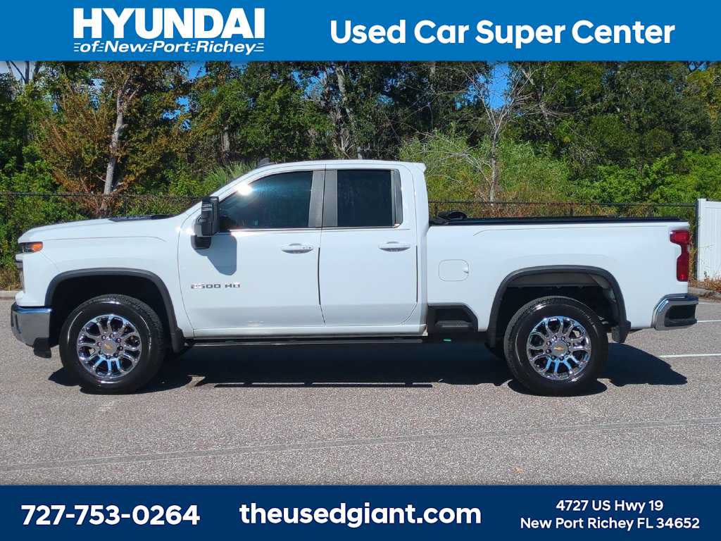 Used 2024 Chevrolet Silverado 2500 LT RWD image 2