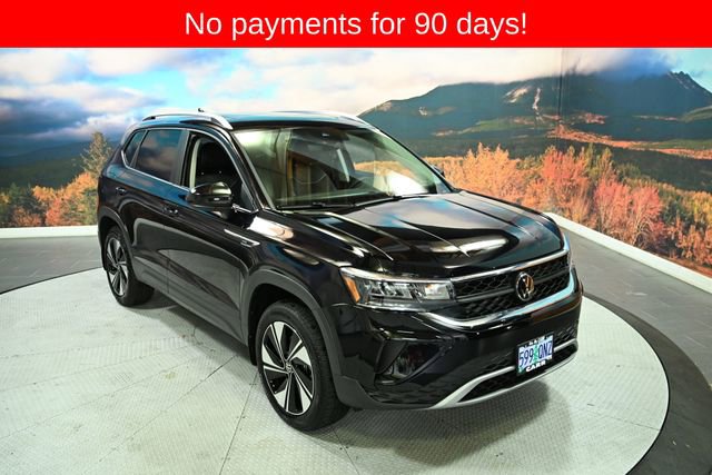 Used 2024 Volkswagen Taos SE image 2