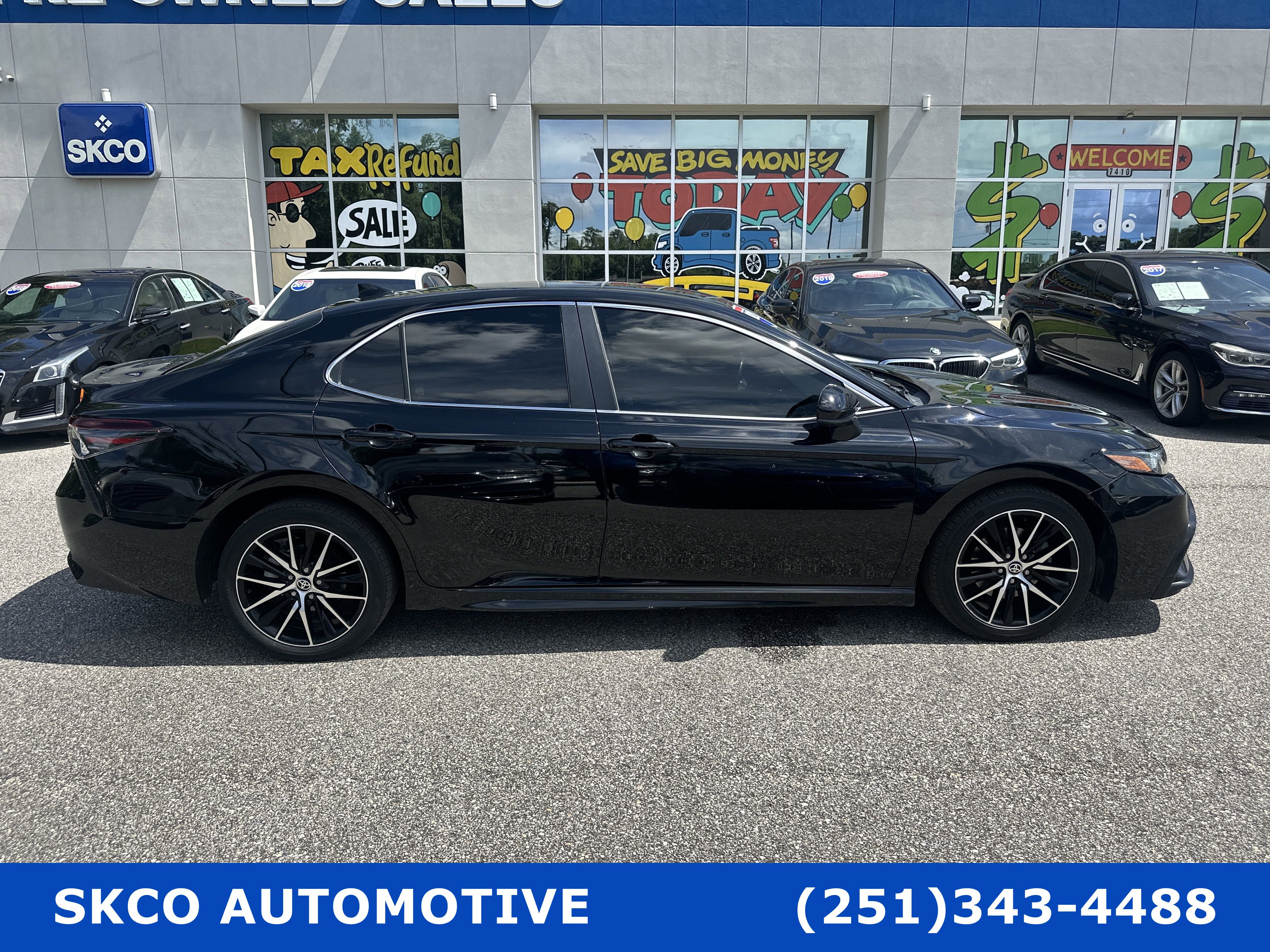 Used 2021 Toyota Camry SE FWD image 6
