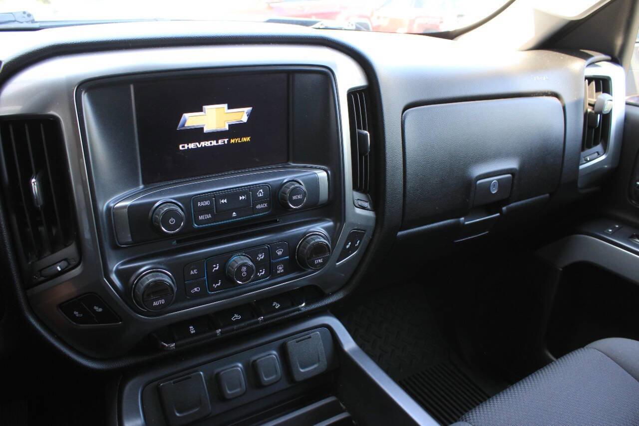 Used 2018 Chevrolet Silverado 1500 LT w/ All Star Edition AWD/4WD image 18