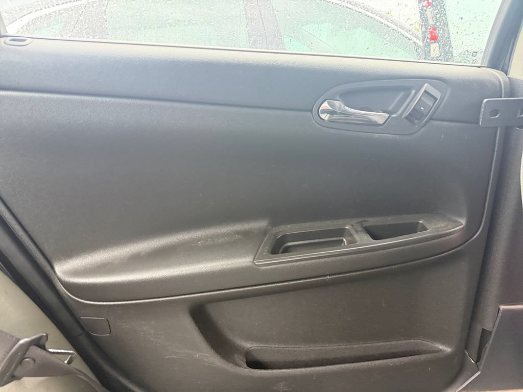 Used 2009 Chevrolet Impala Police FWD image 29