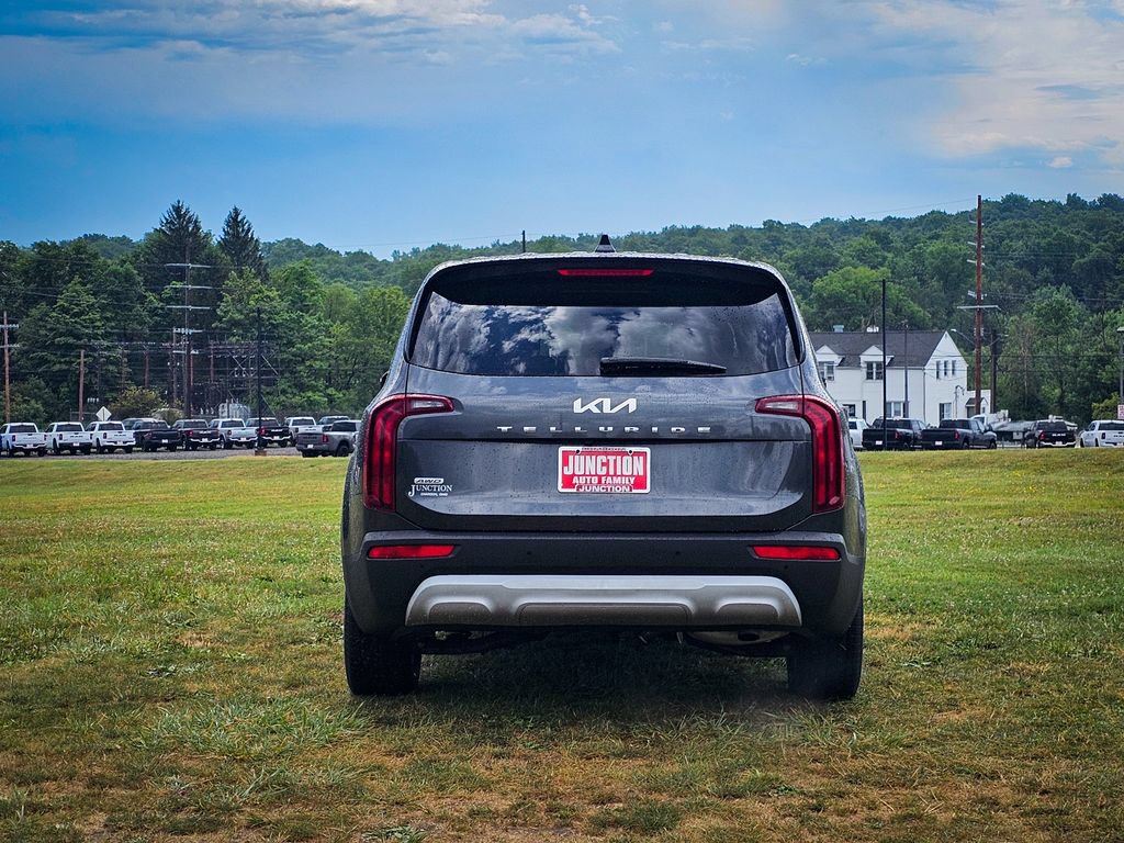 Used 2022 Kia Telluride LX AWD/4WD image 4
