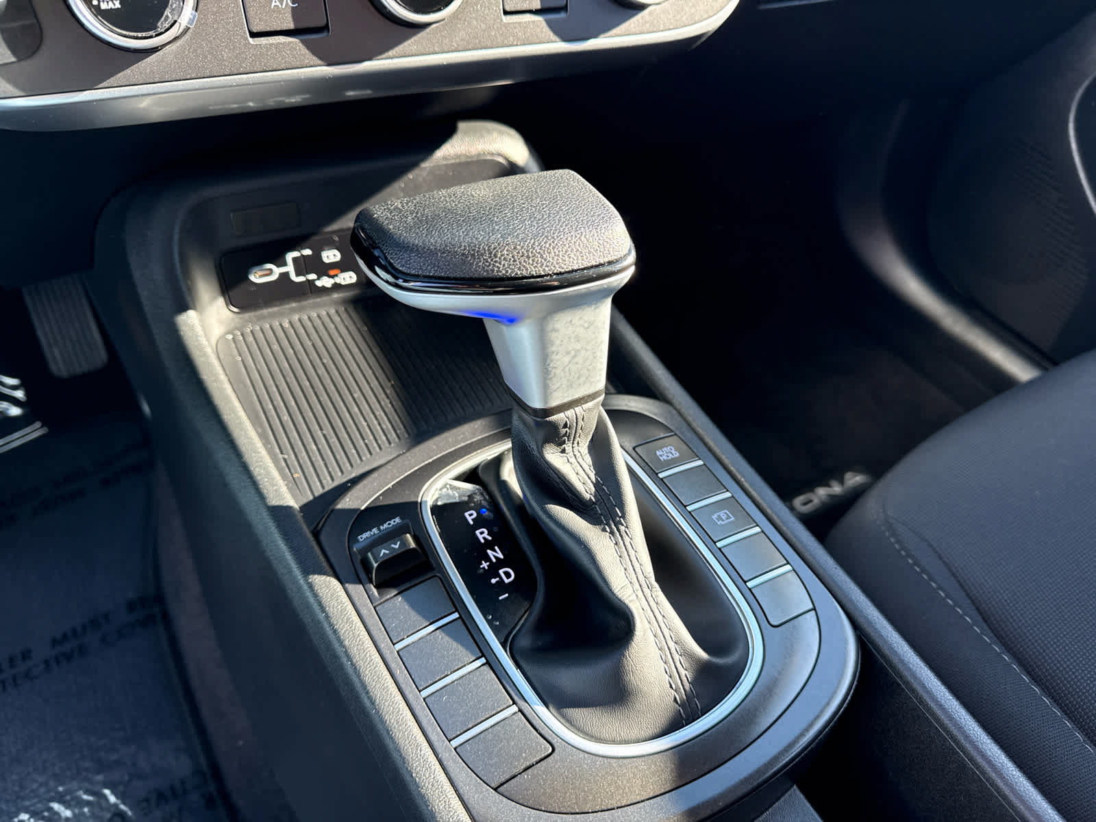 Used 2024 Hyundai Kona SE FWD image 18