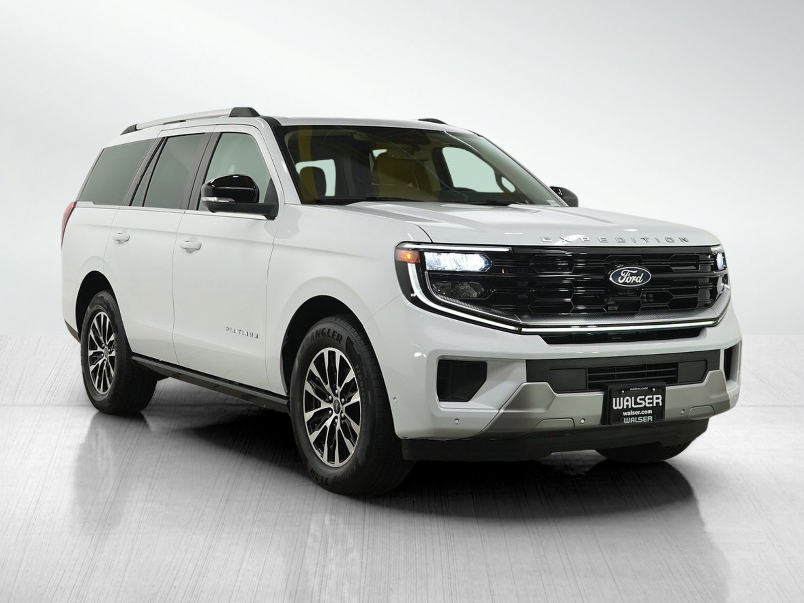 Used 2025 Ford Expedition Platinum AWD/4WD image 8