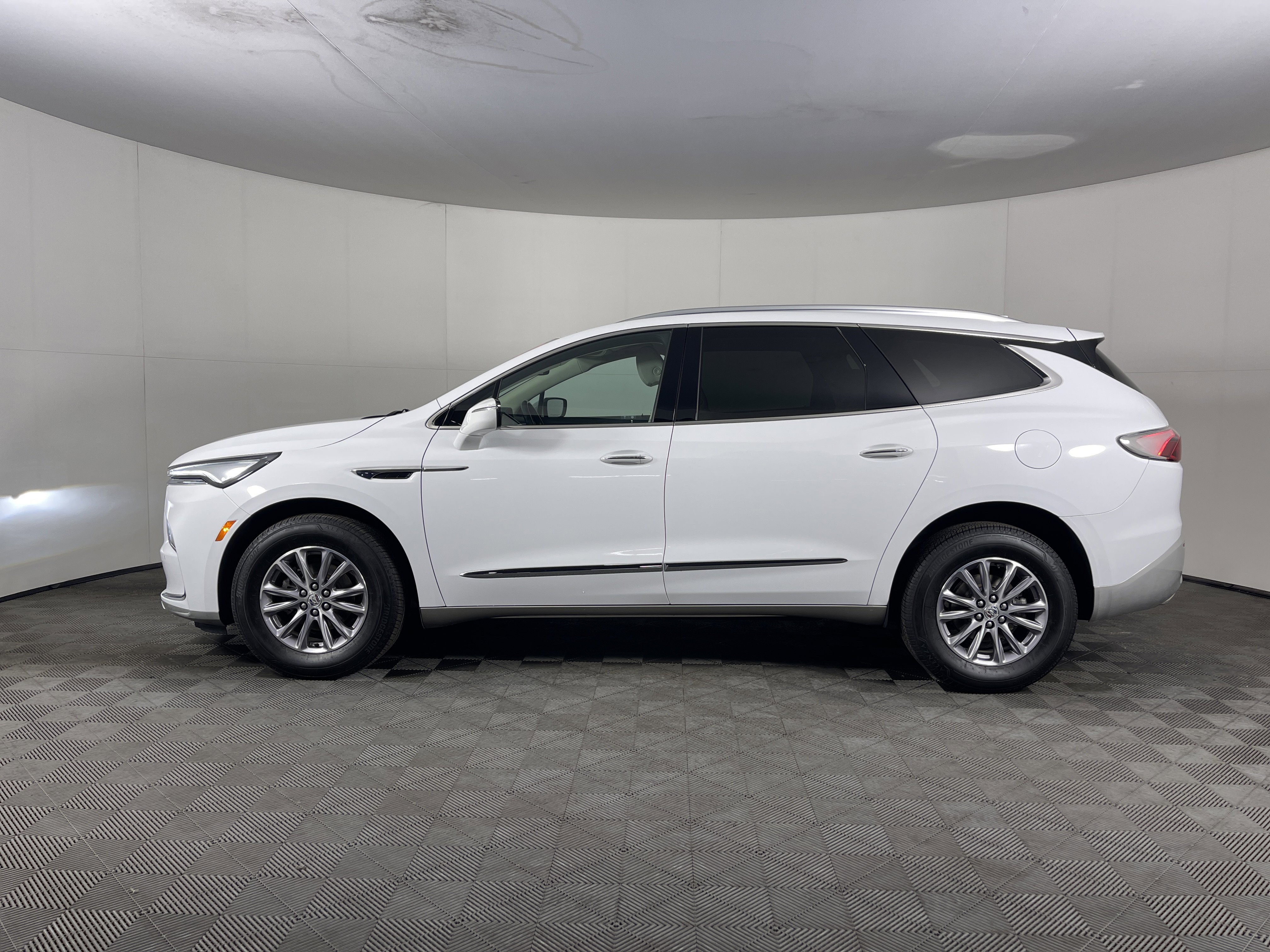 Used 2023 Buick Enclave Essence w/ Trailering Package, 5000 lbs. image 3