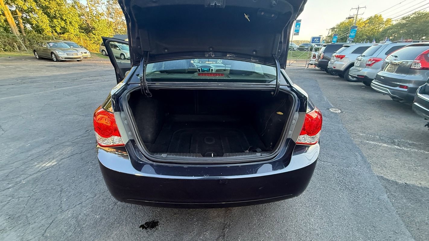 Used 2015 Chevrolet Cruze LS FWD image 11