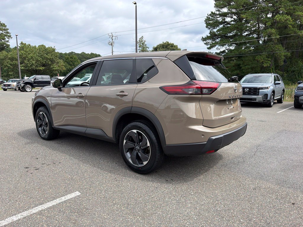 Used 2025 Nissan Rogue SV FWD image 7