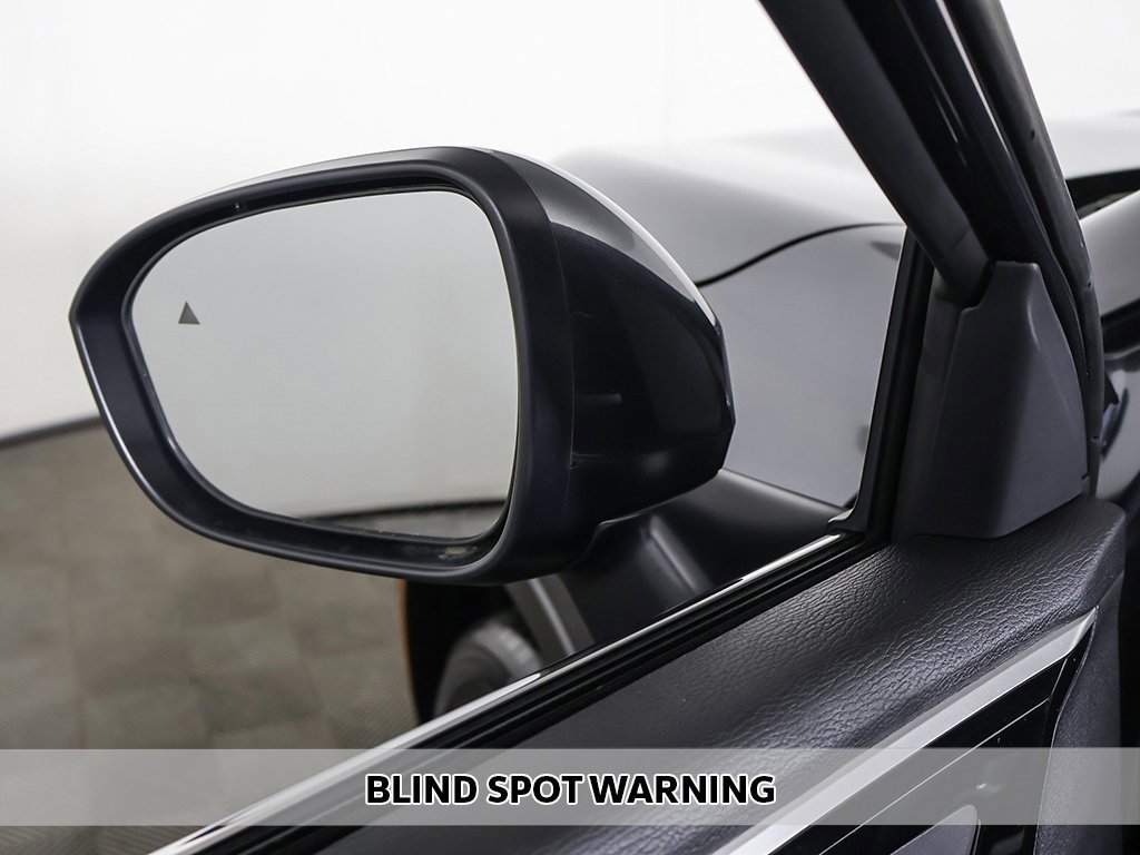 New 2025 Mitsubishi Outlander SE image 8