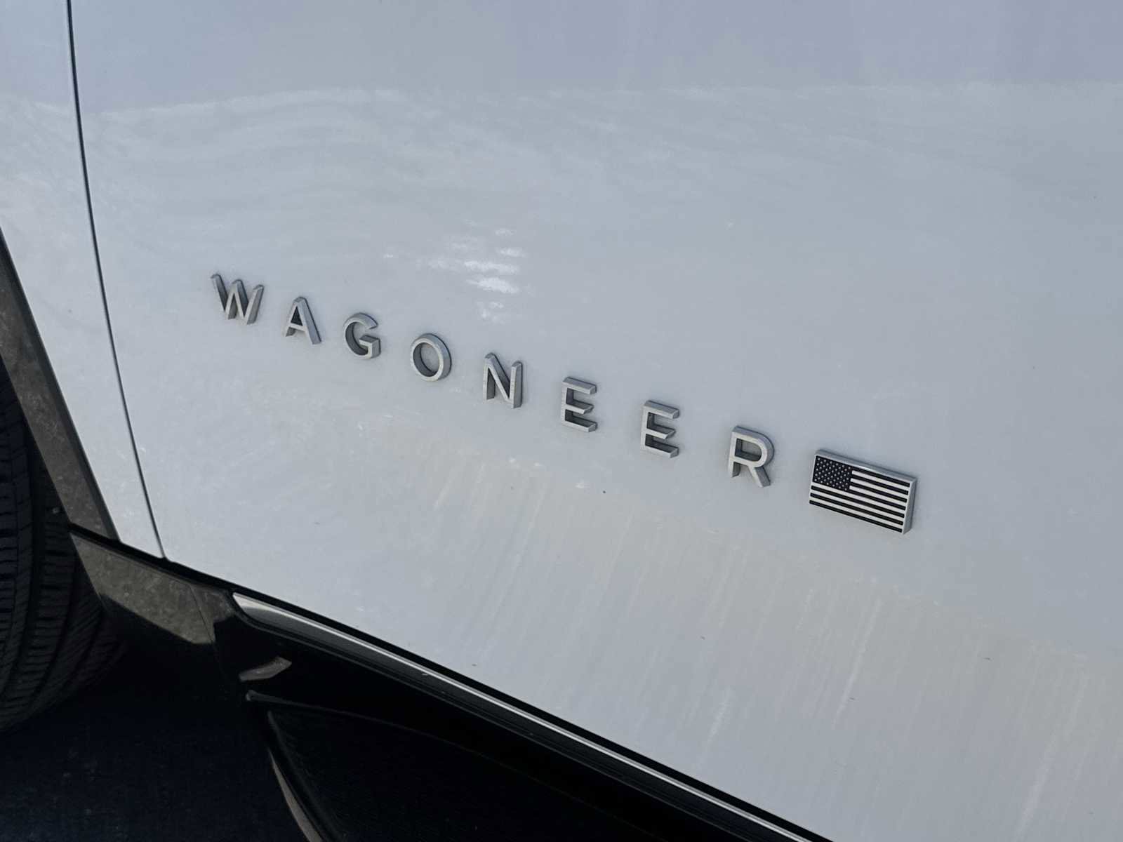 Used 2024 Jeep Wagoneer L Series II RWD image 11