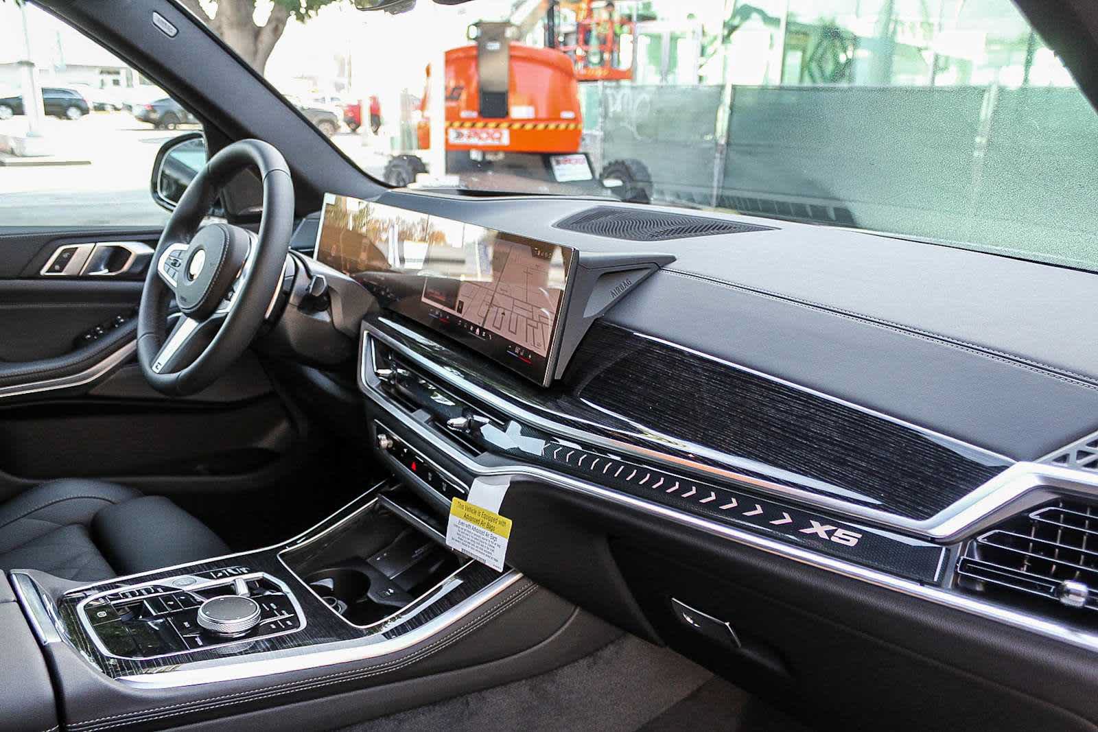 Used 2026 BMW X5 sDrive40i w/ M Sport Package RWD image 14