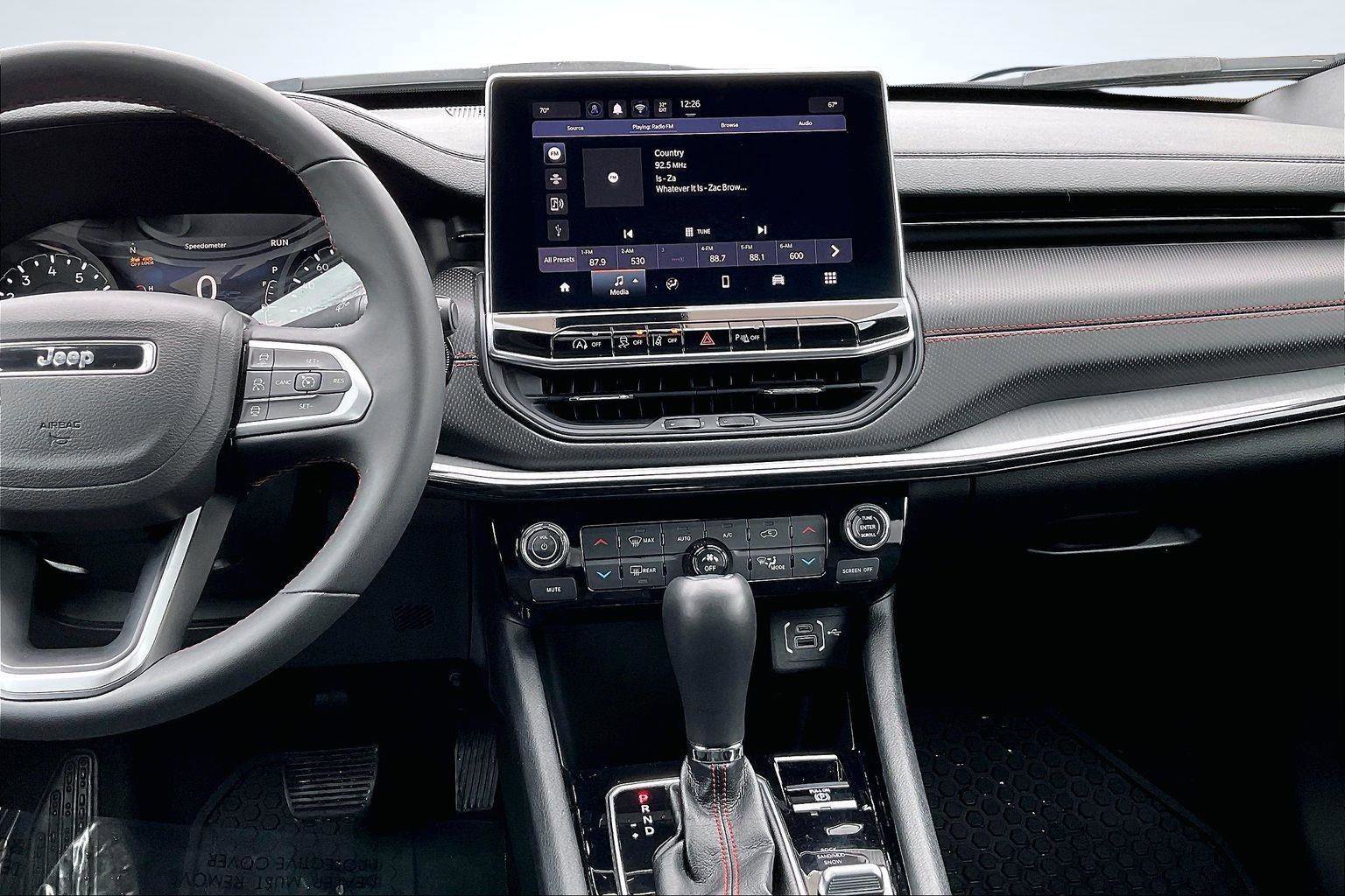 Used 2024 Jeep Compass Trailhawk image 7