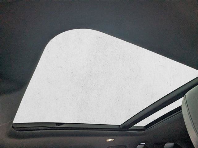 Used 2023 Land Rover Defender 110 X-Dynamic SE image 15