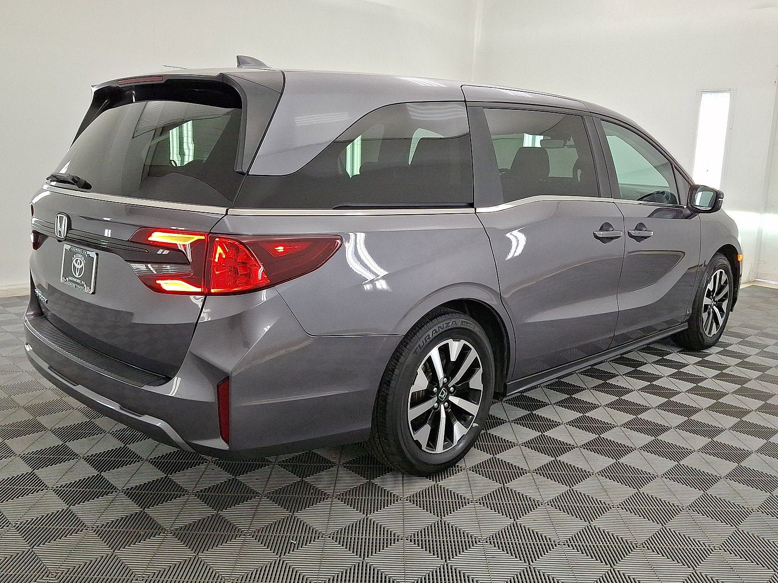 Used 2025 Honda Odyssey EX-L image 17