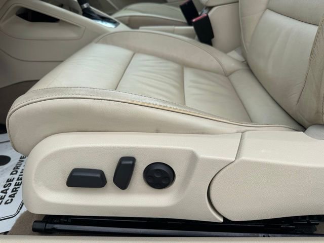 Used 2010 Volkswagen Eos Lux FWD image 26