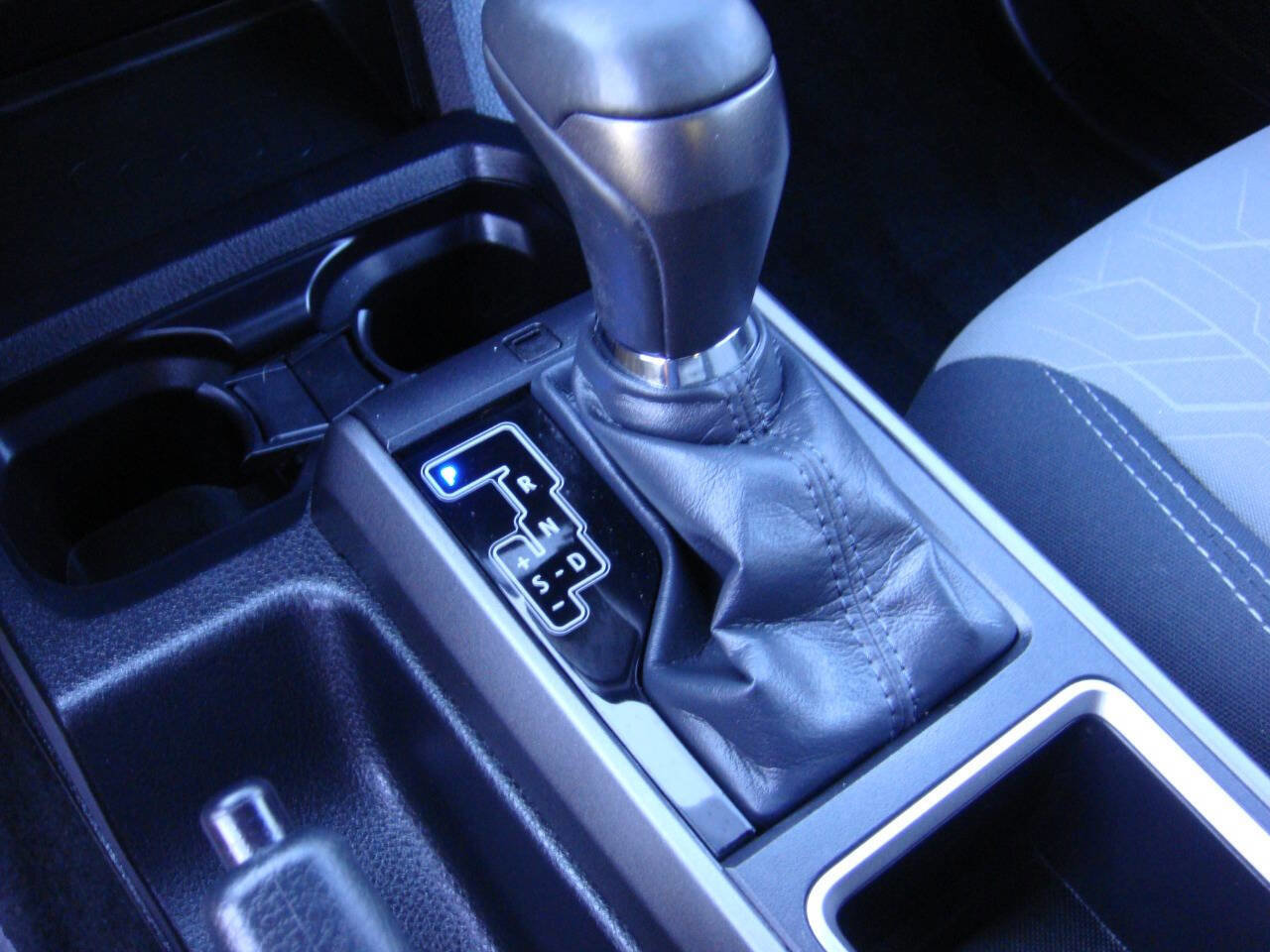 Used 2023 Toyota Tacoma TRD Off-Road image 16