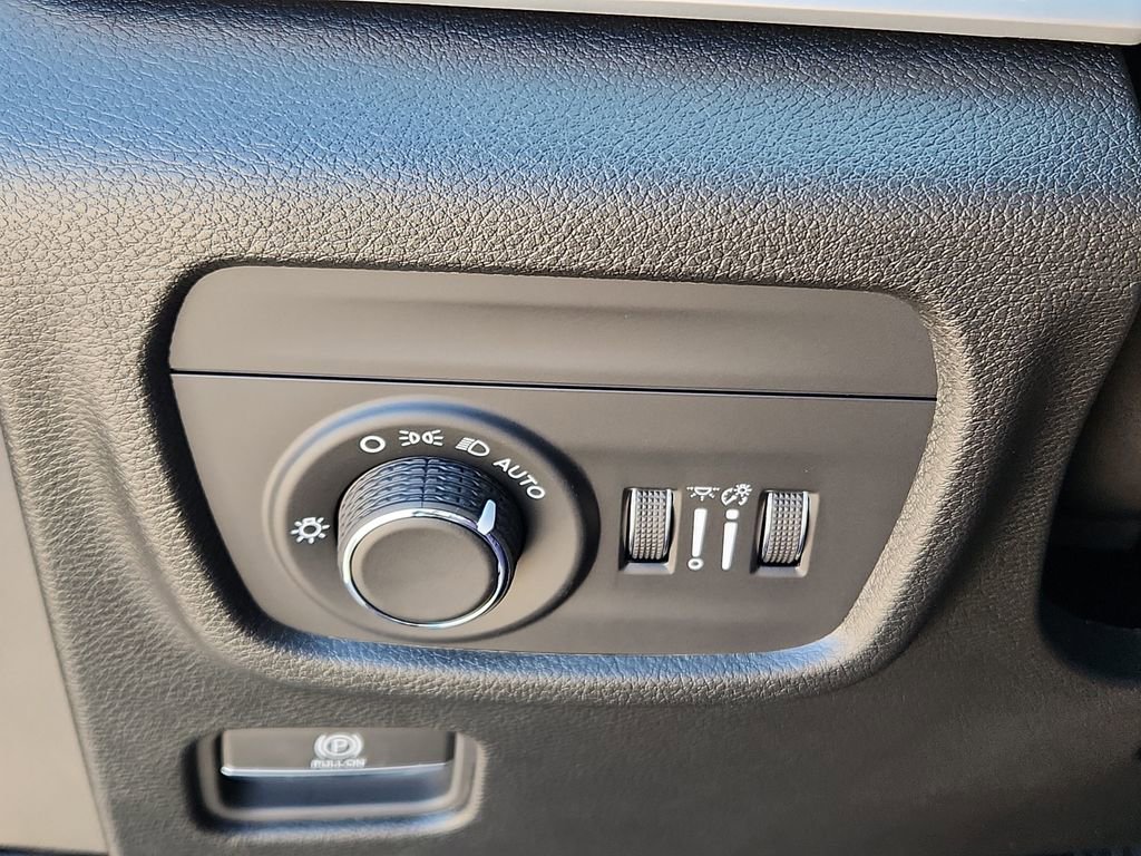 New 2025 Jeep Grand Cherokee Laredo X image 23