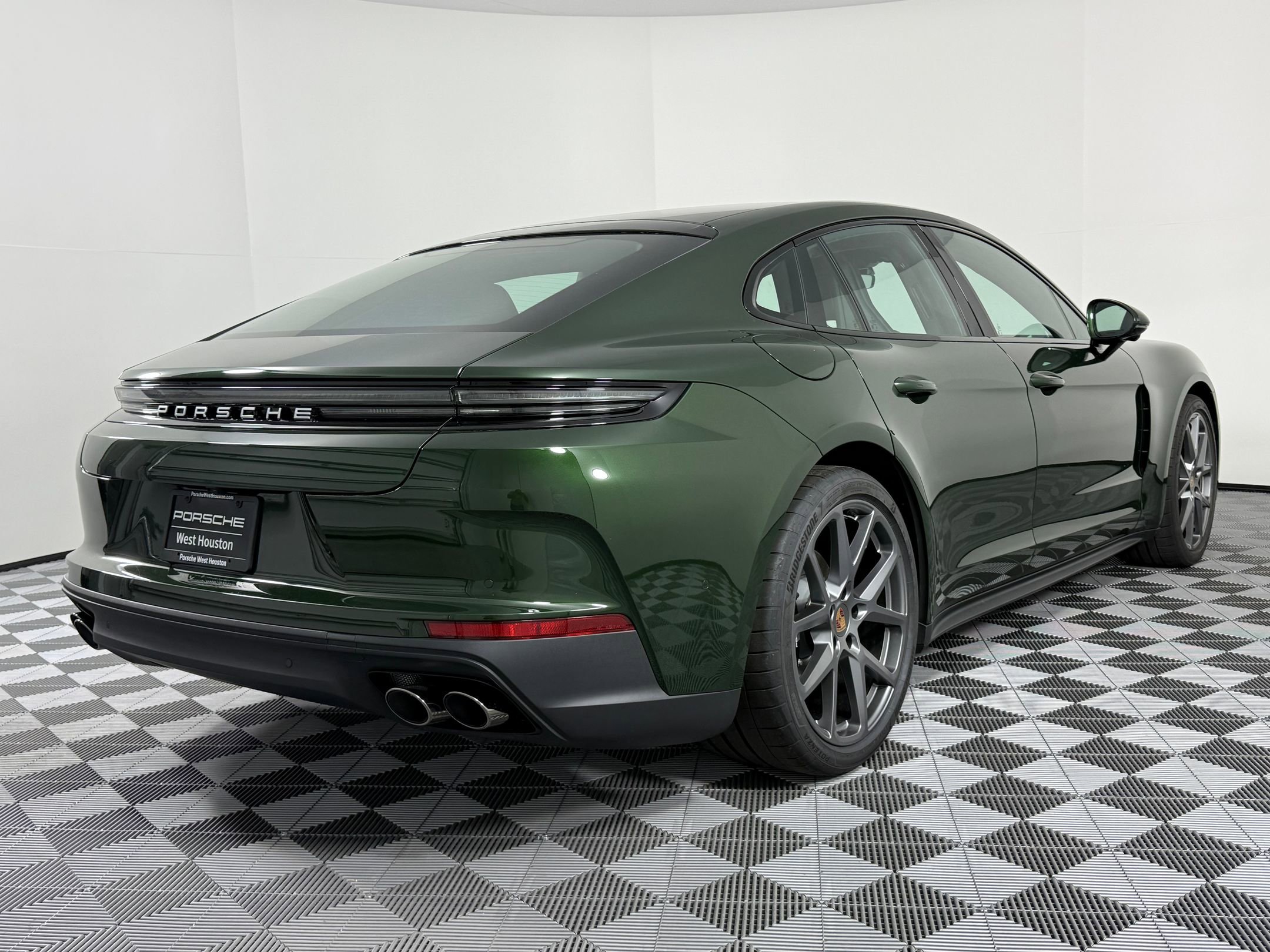 New 2026 Porsche Panamera 4 image 9