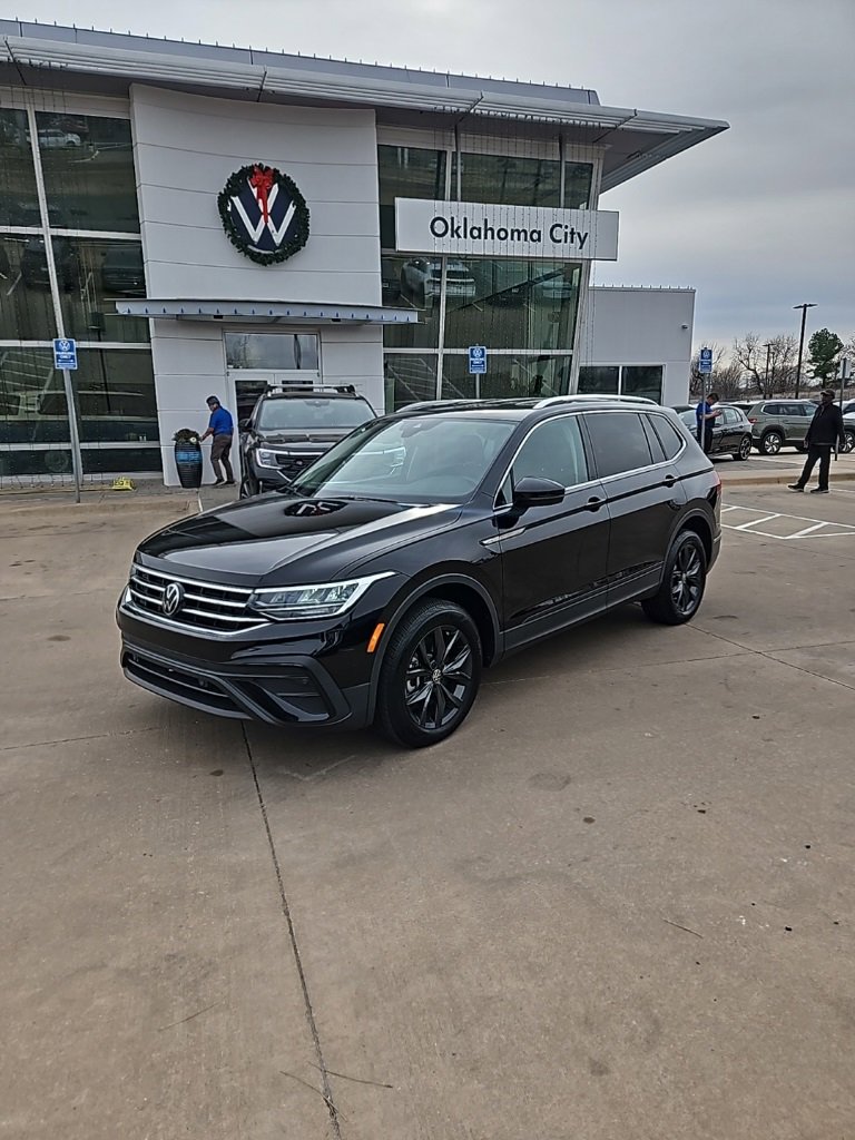 Used 2024 Volkswagen Tiguan SE