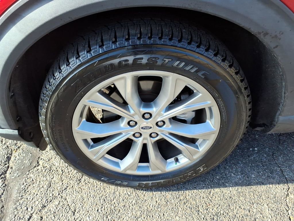 Used 2021 Ford Explorer Limited w/ Equipment Group 301A image 9