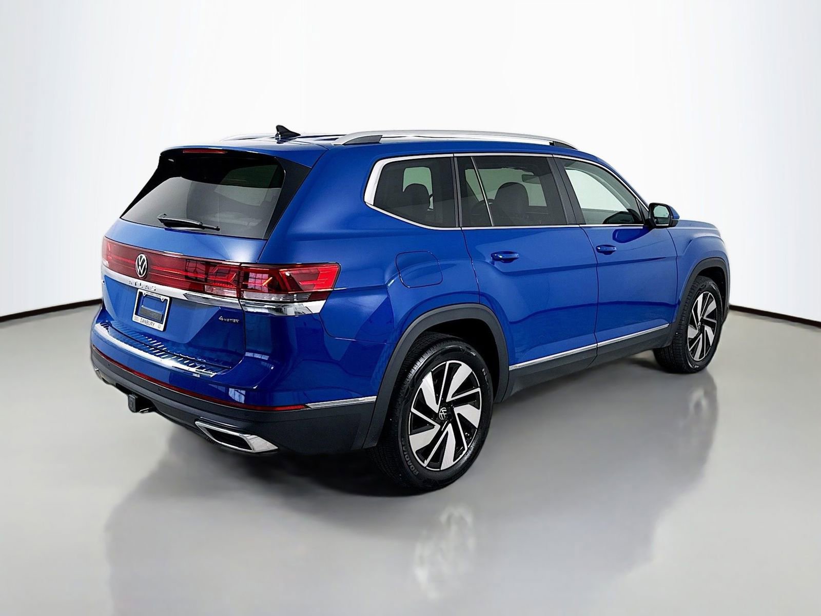 Used 2025 Volkswagen Atlas SEL image 9
