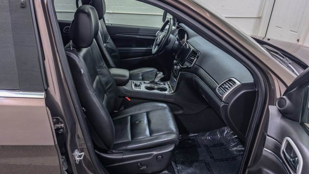 Used 2021 Jeep Grand Cherokee Limited image 23