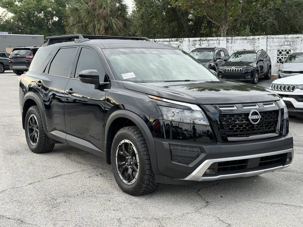 Used 2025 Nissan Pathfinder Rock Creek AWD/4WD image 2