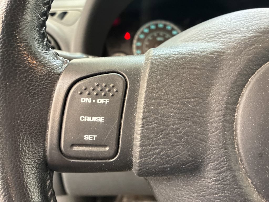 Used 2007 Jeep Liberty Sport AWD/4WD image 20