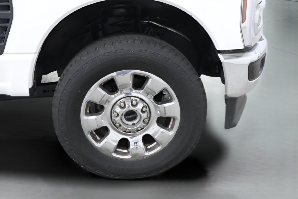 Used 2025 Ford F250 Lariat AWD/4WD image 36