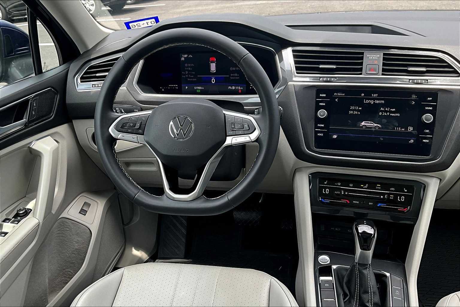 Used 2022 Volkswagen Tiguan SE AWD/4WD image 6