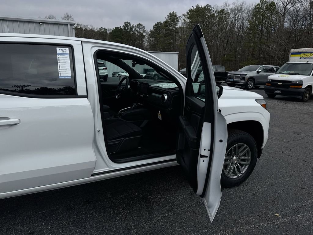 New 2025 Chevrolet Colorado LT RWD image 32