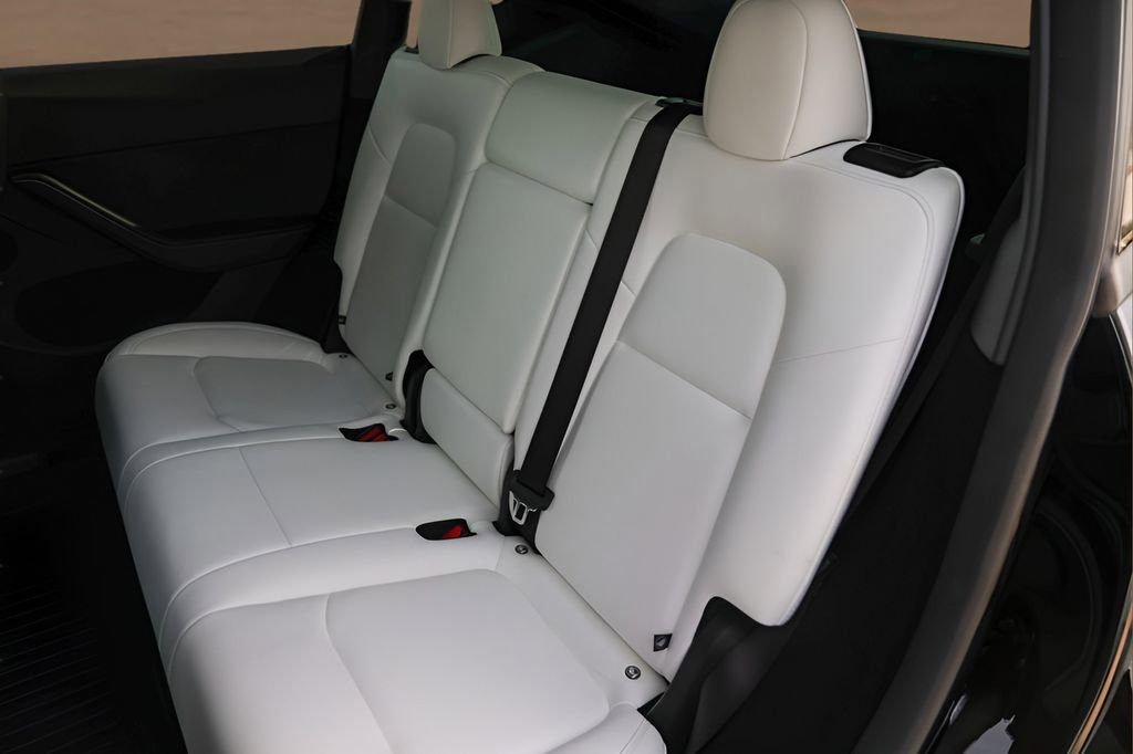 Used 2025 Tesla Model Y Long Range image 21