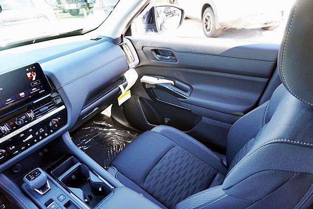 New 2026 Nissan Pathfinder SV FWD image 32