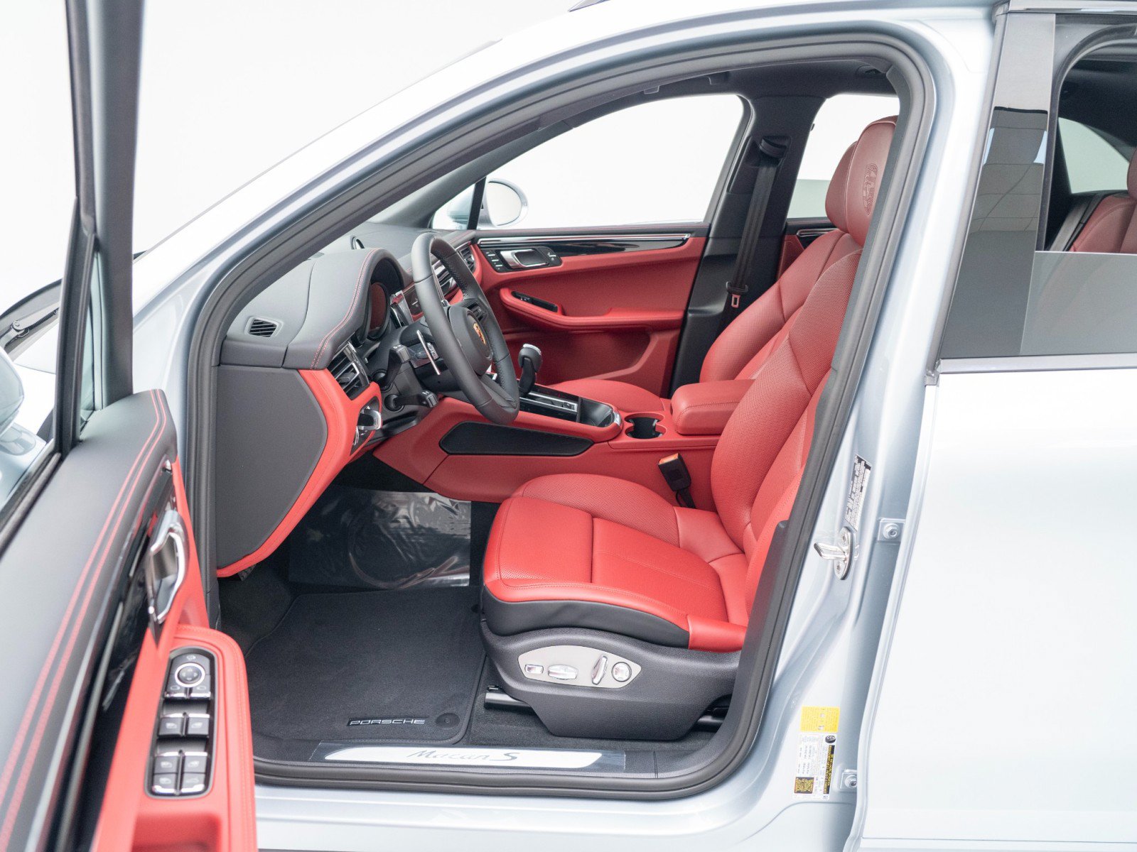 New 2026 Porsche Macan S AWD/4WD image 17