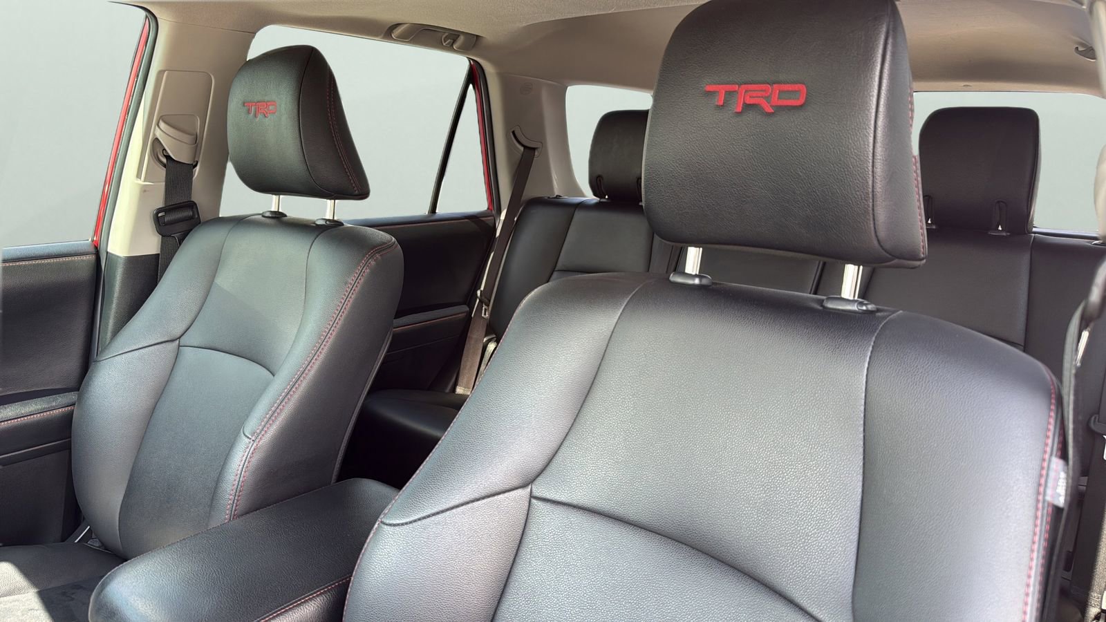 Used 2021 Toyota 4Runner Venture w/ Moonroof Package AWD/4WD image 9