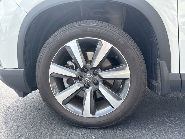 Certified 2025 Honda Pilot Touring image 11