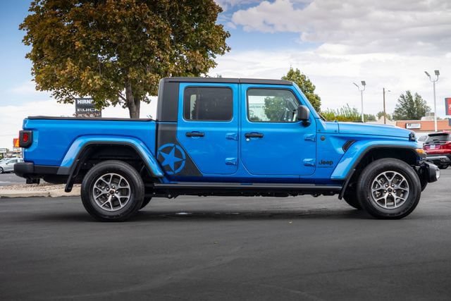 Used 2024 Jeep Gladiator Sport w/ Dual Top Group AWD/4WD image 5