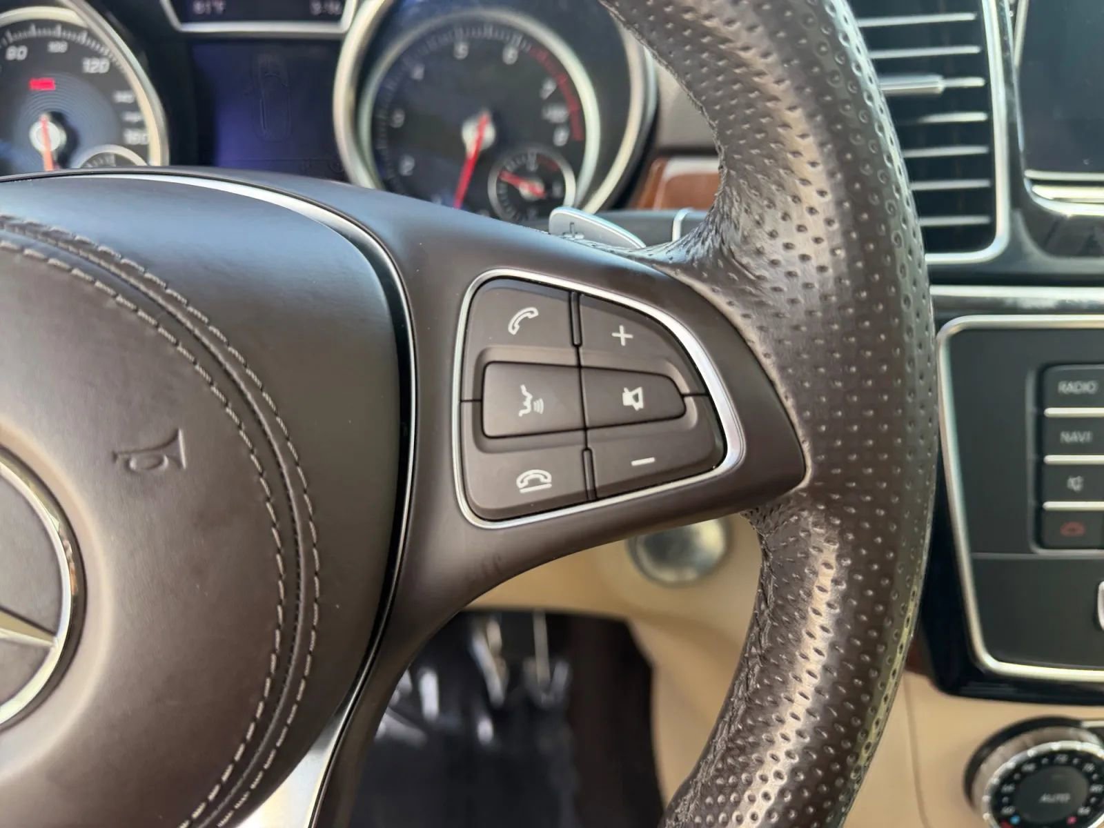 Used 2019 Mercedes-Benz GLS 450 4MATIC image 23