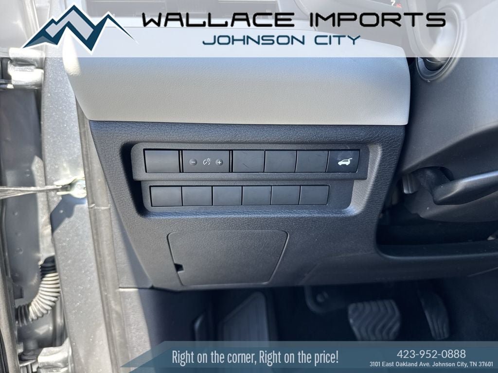 Used 2024 Mitsubishi Outlander SEL AWD/4WD image 32