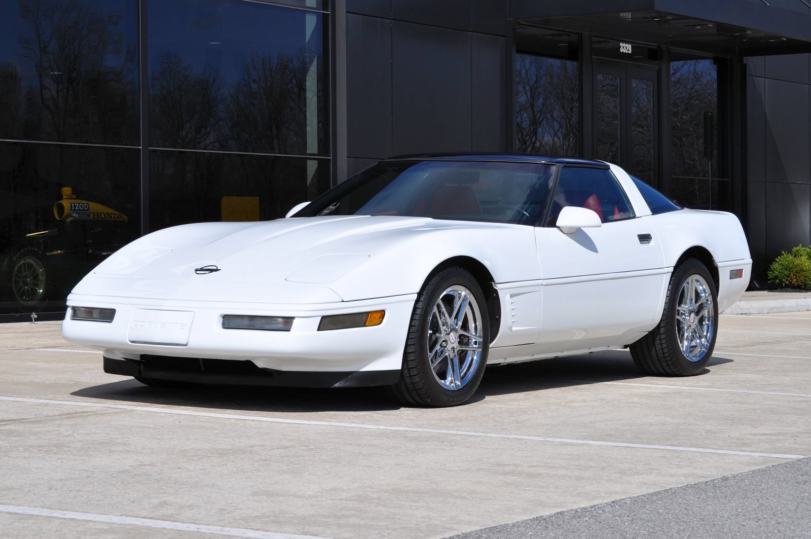 Used 1996 Chevrolet Corvette Coupe RWD image 3