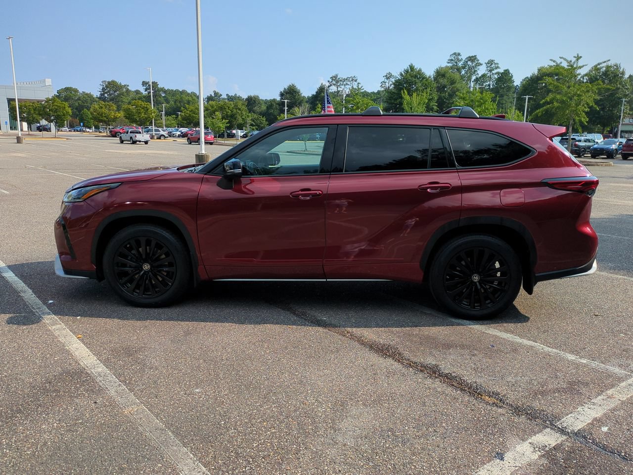 Used 2023 Toyota Highlander XSE AWD/4WD image 7