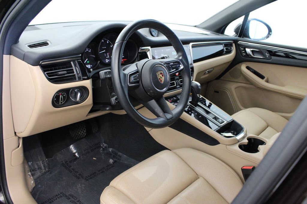 New 2024 Porsche Macan image 4
