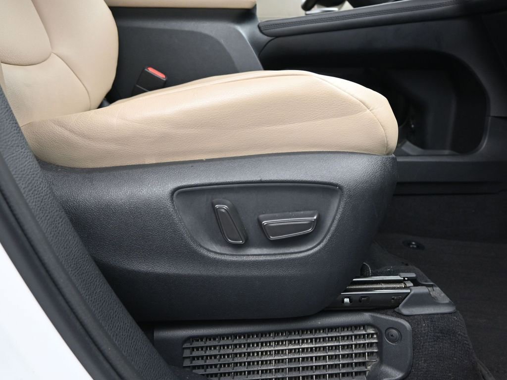 Used 2021 Toyota Sienna XLE image 15