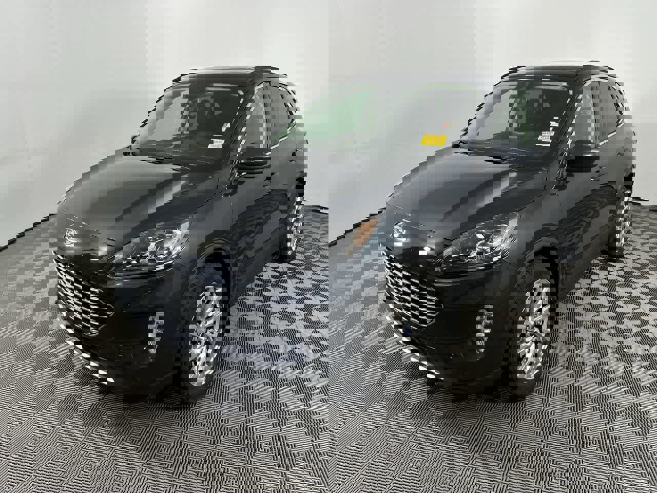 Used 2022 Ford Escape Titanium w/ Titanium Elite Package image 3