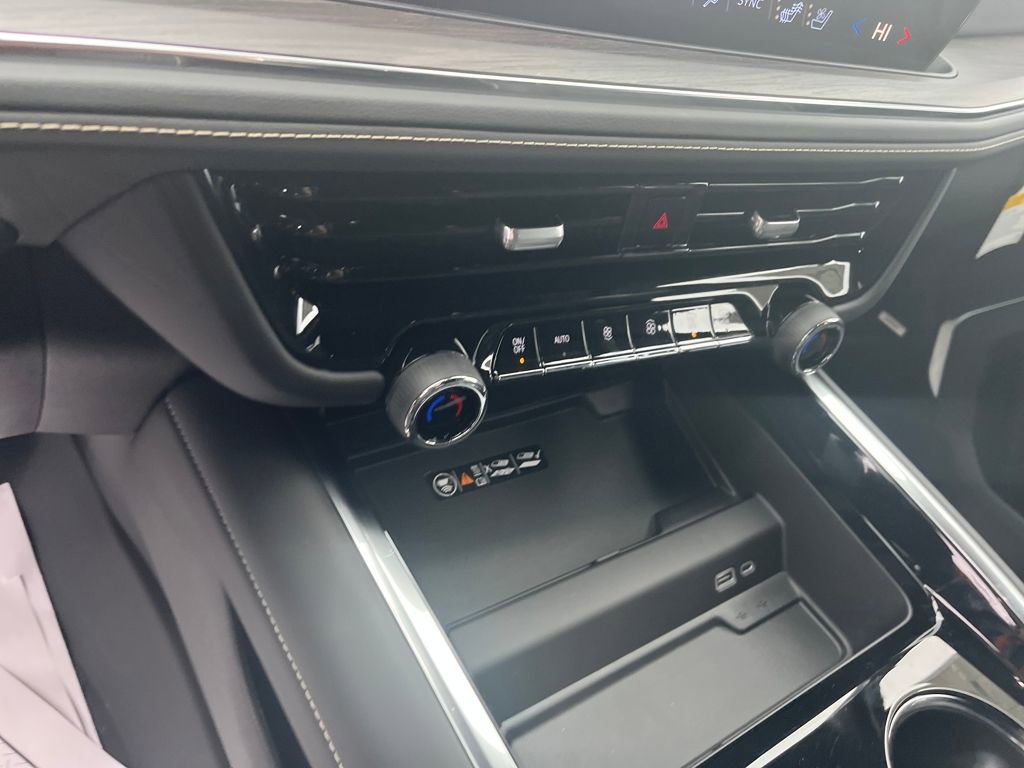 New 2026 Chevrolet Suburban Premier image 15