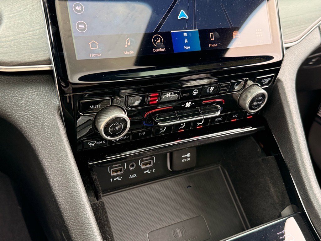 Used 2022 Jeep Grand Cherokee Overland w/ Luxury Tech Group IV image 21