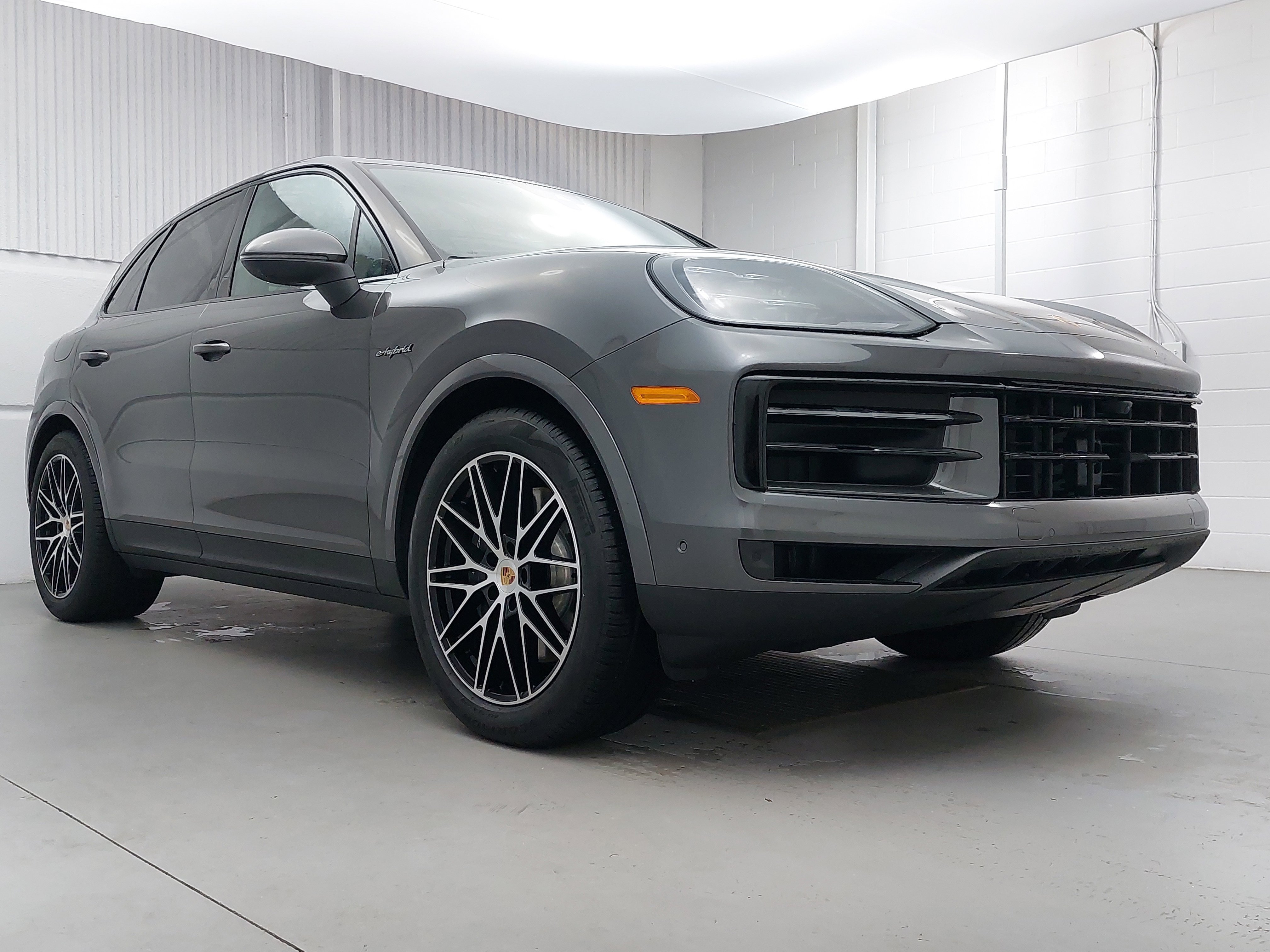 New 2025 Porsche Cayenne E-Hybrid image 9