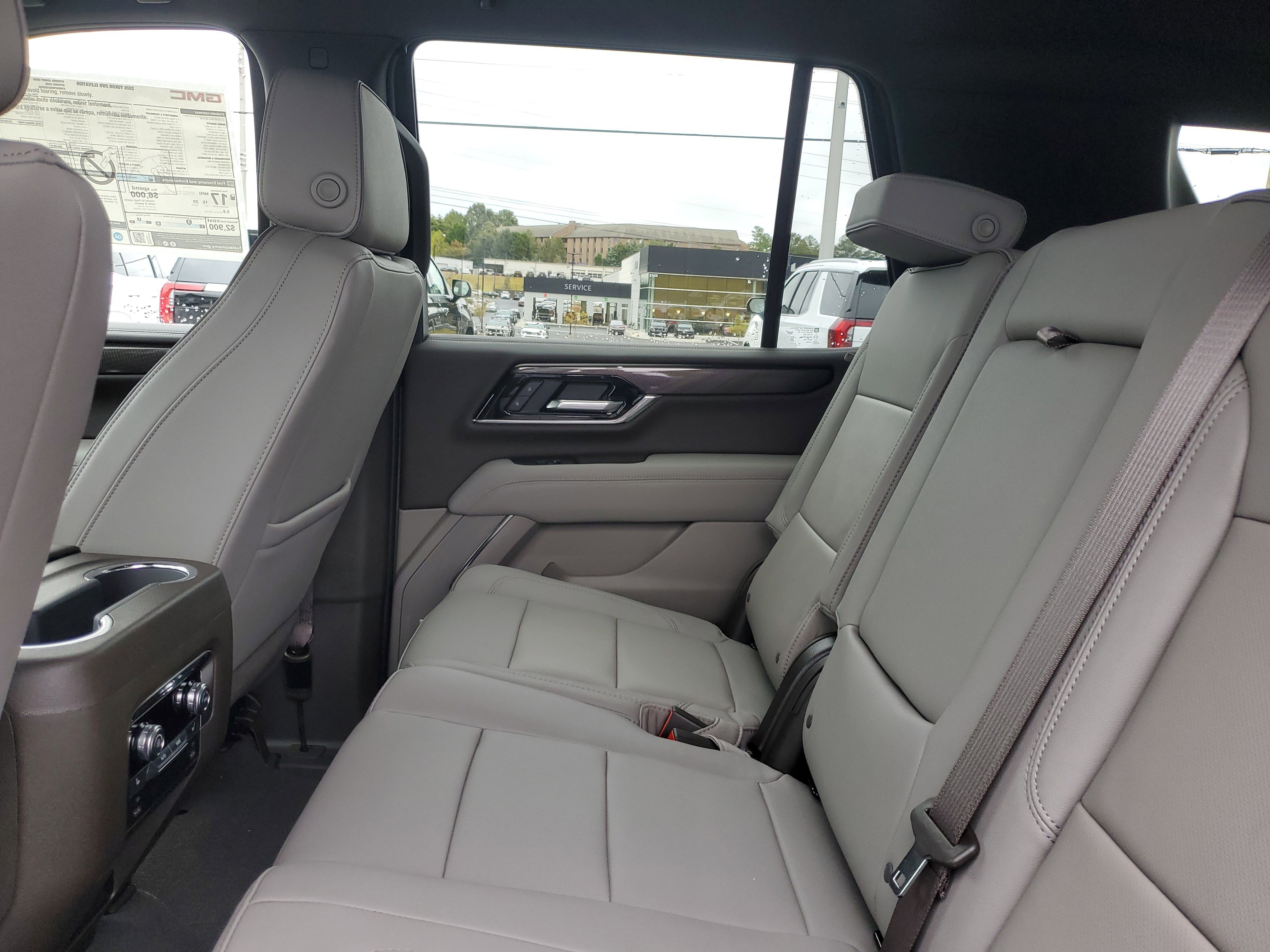 New 2026 GMC Yukon Elevation image 9