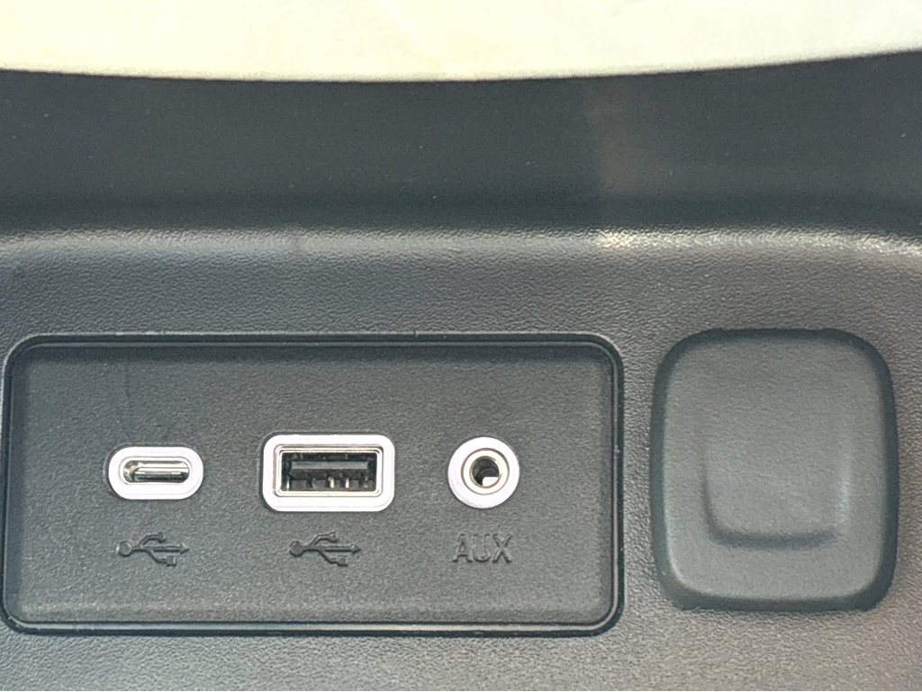 Used 2023 Chevrolet Equinox LS w/ LS Convenience Package image 8